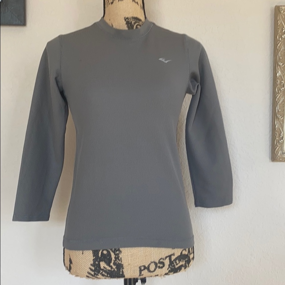 Grey long sleeve T-shirt SZ kids 8